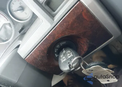 2010 Chrysler Town & Country Touring z USA, uszkodzony, nr VIN 2A4RR5D1XAR241014